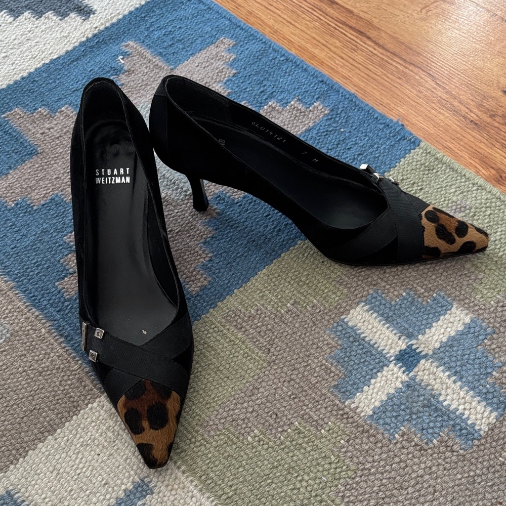 Stuart Weitzman Black Suede Kitten Heels with Leopard Print Fur Tips - size 7